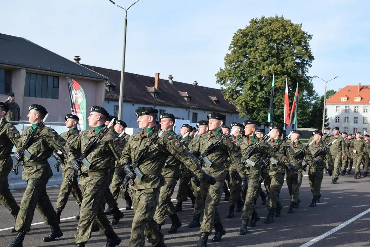 Artylerzyści: elewi dostali broń