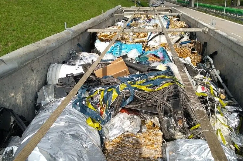 Transport 20 ton śmieci z Niemiec zablokowany