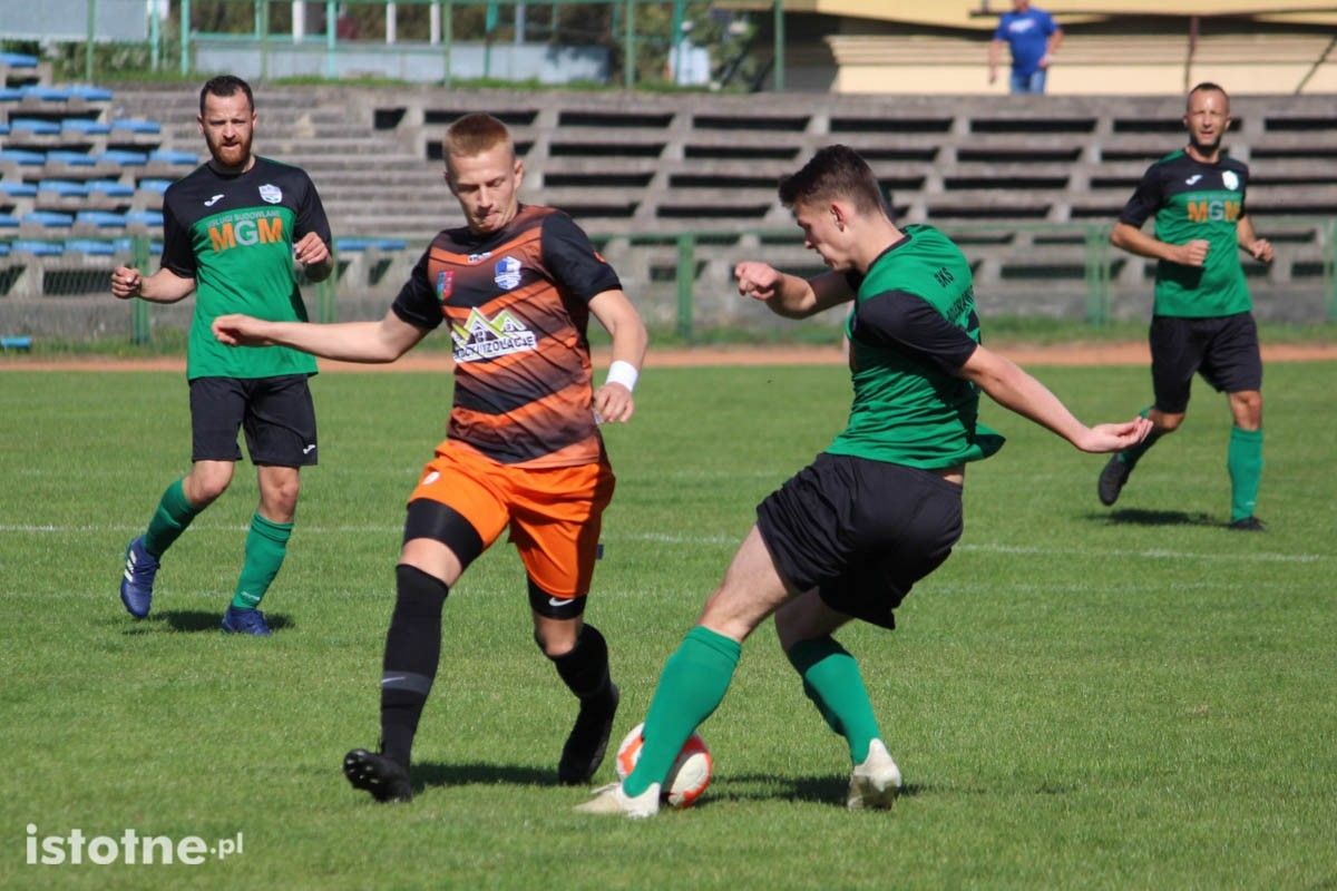 BKS przegrywa z Hutnikiem Pieńsk.