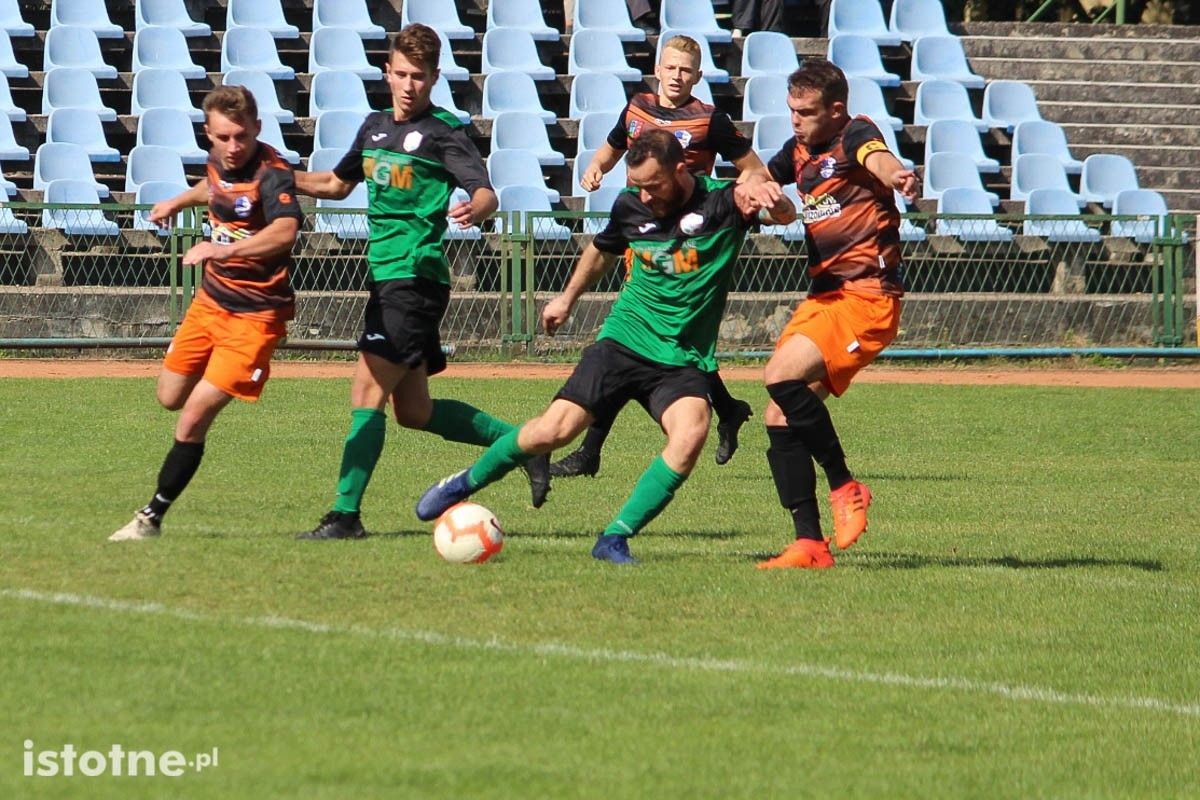 BKS przegrywa z Hutnikiem Pieńsk.