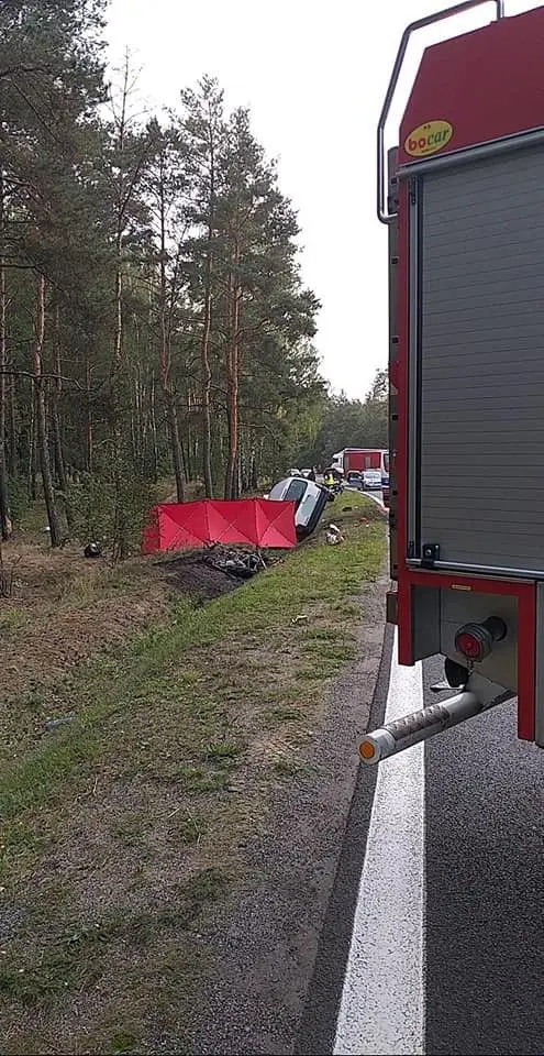Śmiertelny wypadek w Kozłowie, motocyklista nie żyje