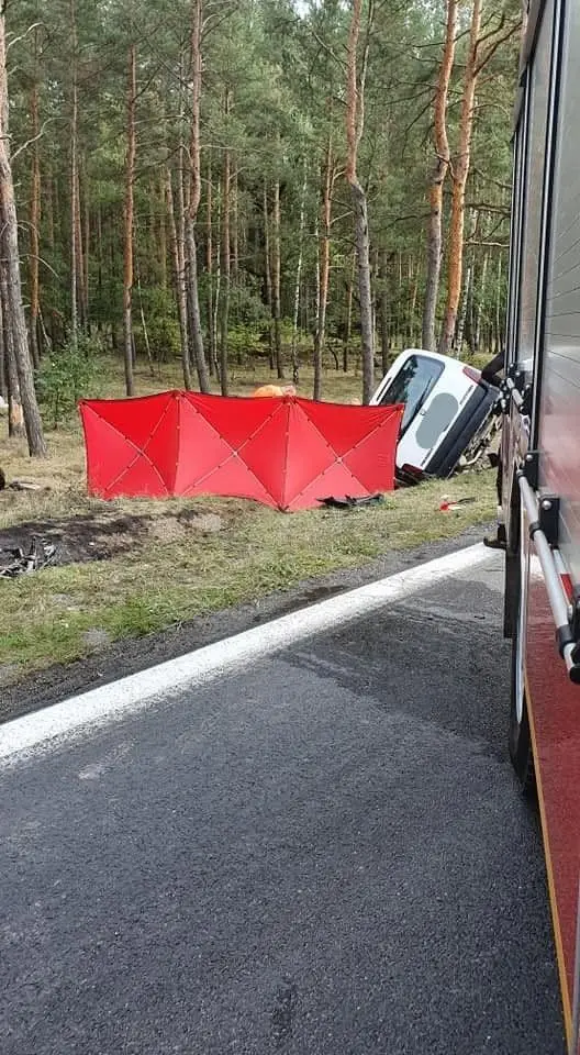 Śmiertelny wypadek w Kozłowie, motocyklista nie żyje
