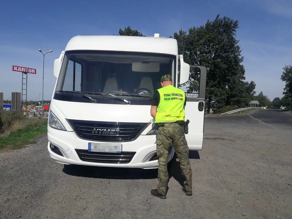 Odzyskali na A4 skradzionego z Andory kampera. Jego wartość to... 500 tys. zł