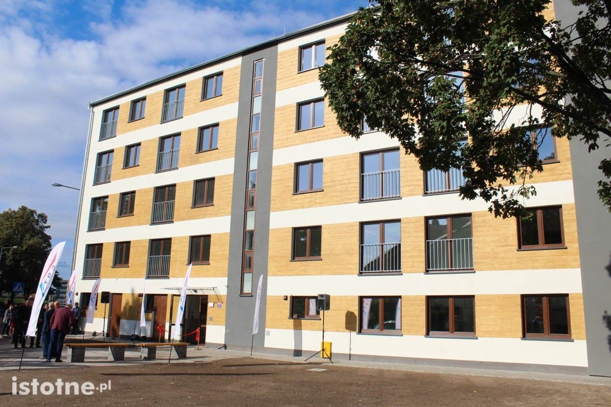 Wyremontowany budynek TBS przy Żwirki i Wigury 12