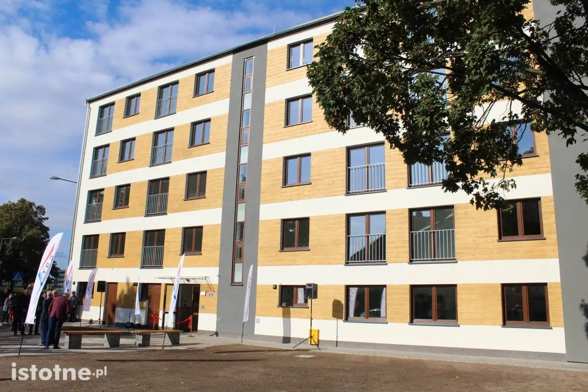 Wyremontowany budynek TBS przy Żwirki i Wigury 12