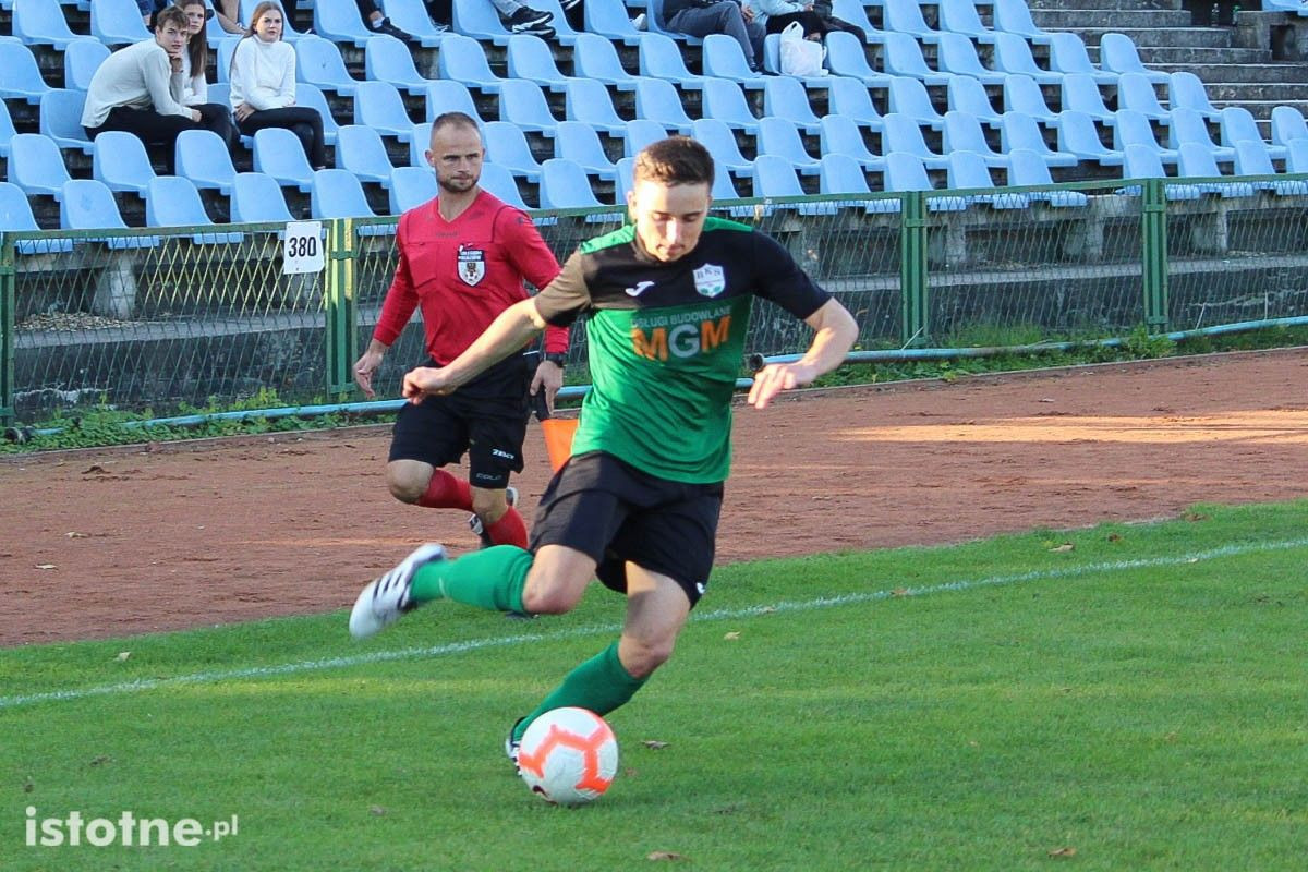BKS wysoko wygrywa z Włókniarzem Leśna