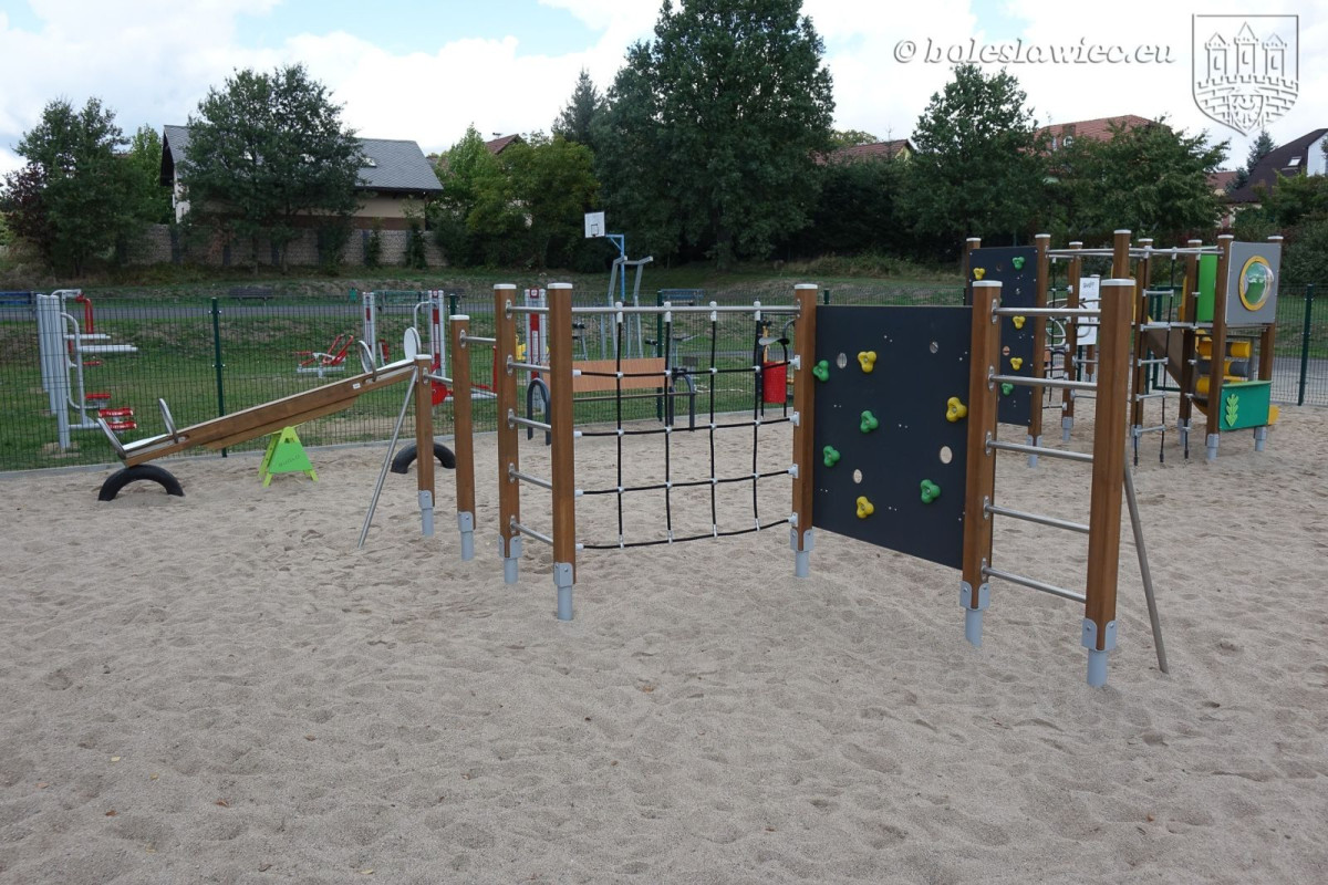 Nowe Otwarte Strefy Aktywności nad Bobrem i na os. Kwiatowym