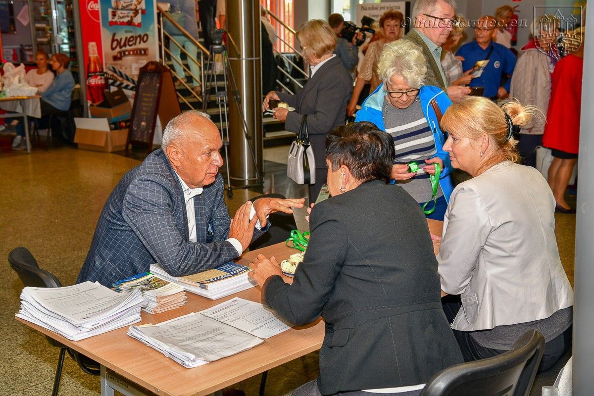 Mają „srebrne włosy i złote serca”. Seniorzy świętowali