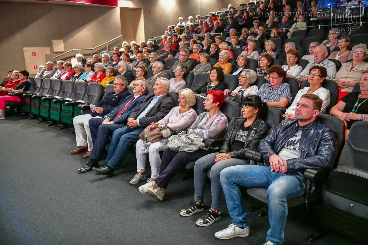 Mają „srebrne włosy i złote serca”. Seniorzy świętowali