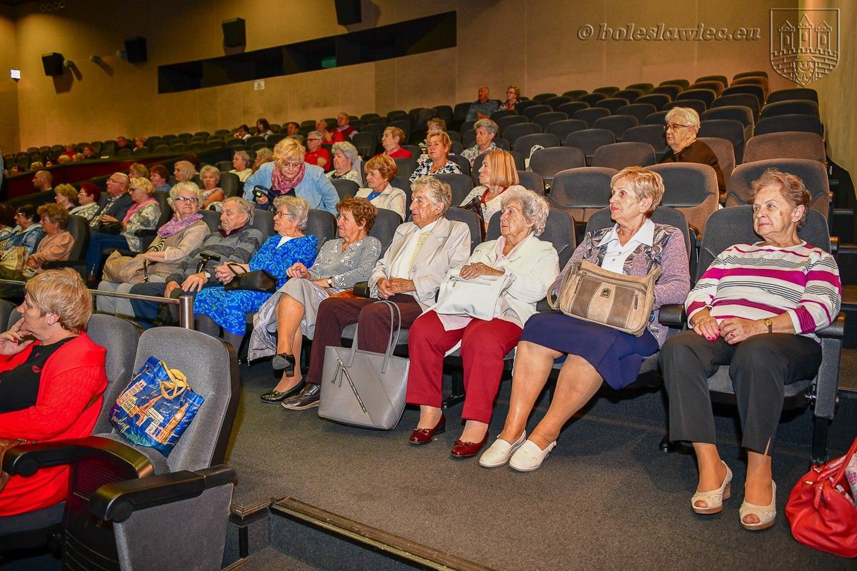 Mają „srebrne włosy i złote serca”. Seniorzy świętowali