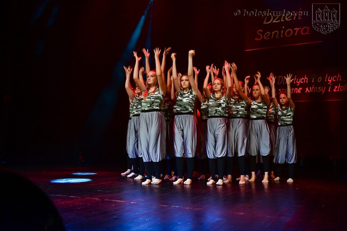 Mają „srebrne włosy i złote serca”. Seniorzy świętowali