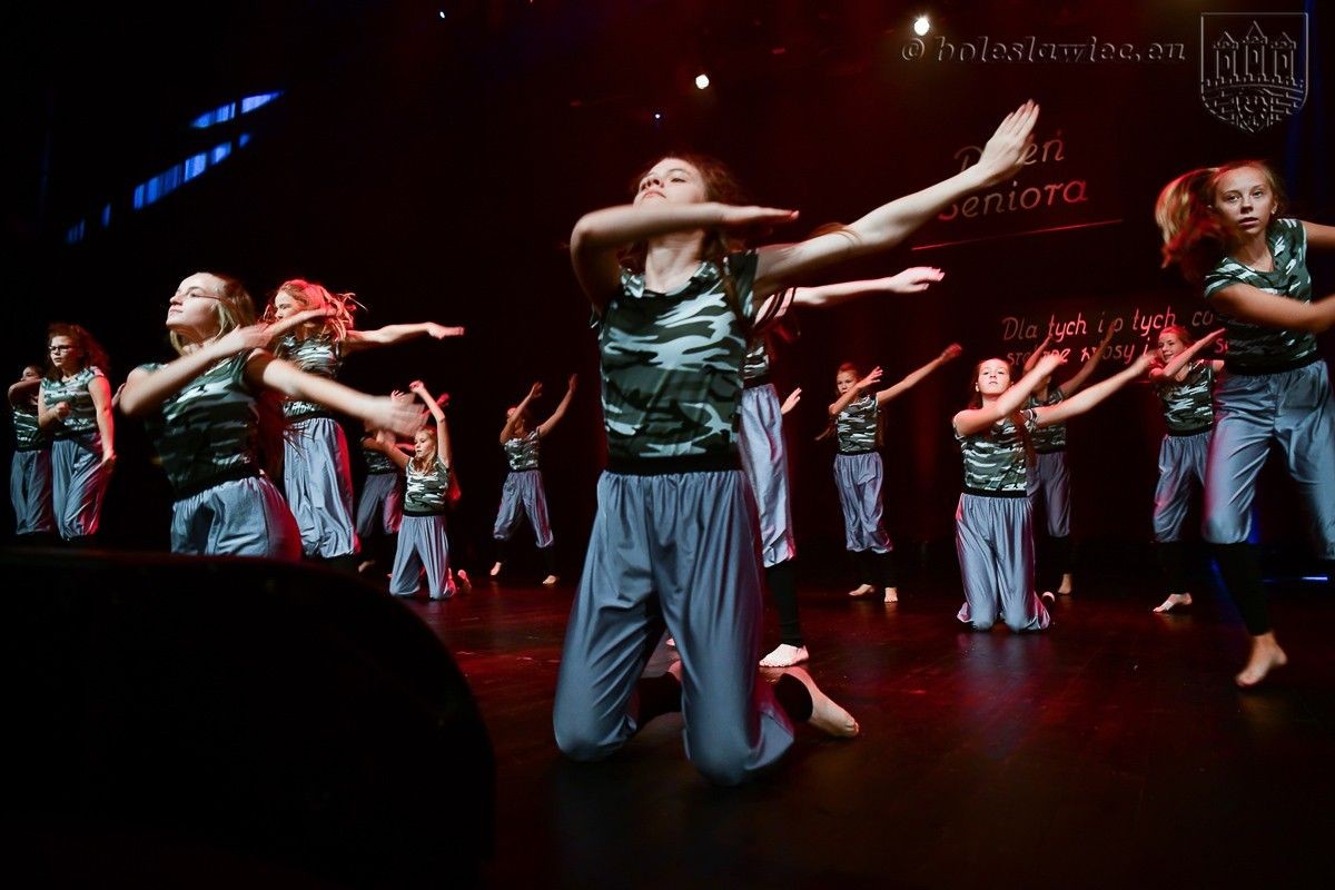 Mają „srebrne włosy i złote serca”. Seniorzy świętowali