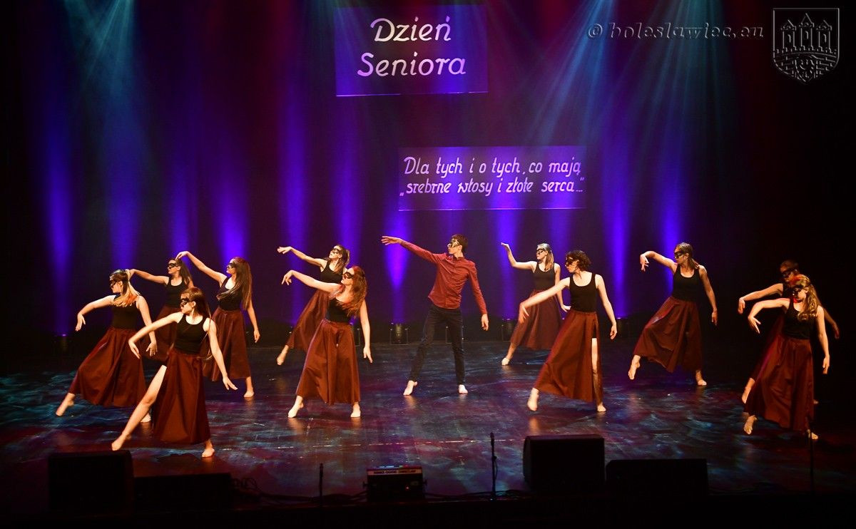 Mają „srebrne włosy i złote serca”. Seniorzy świętowali