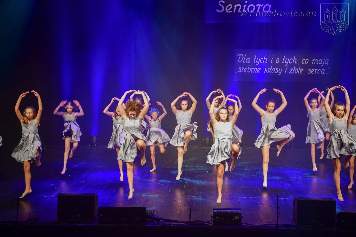 Mają „srebrne włosy i złote serca”. Seniorzy świętowali