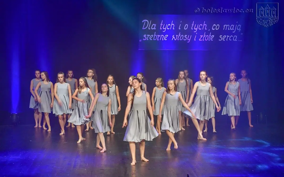 Mają „srebrne włosy i złote serca”. Seniorzy świętowali