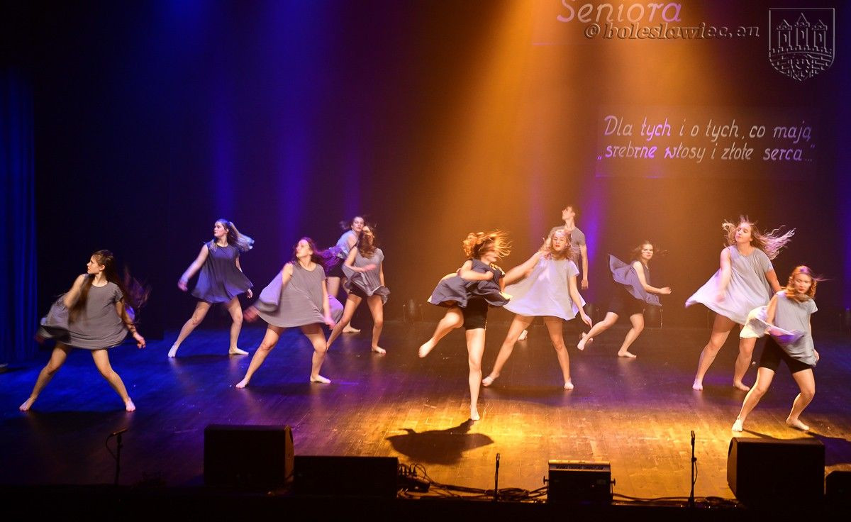 Mają „srebrne włosy i złote serca”. Seniorzy świętowali