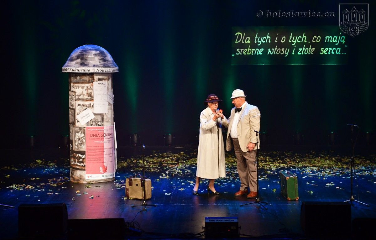 Mają „srebrne włosy i złote serca”. Seniorzy świętowali