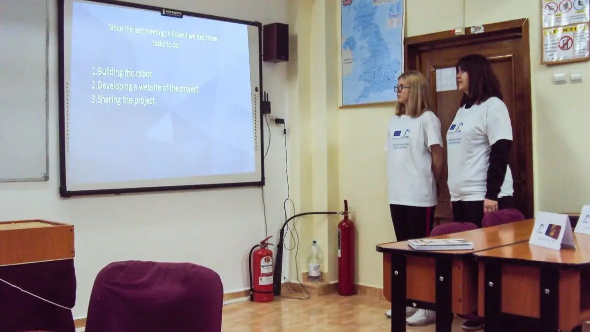 “Elektronik” Students Build… an Underwater Robot