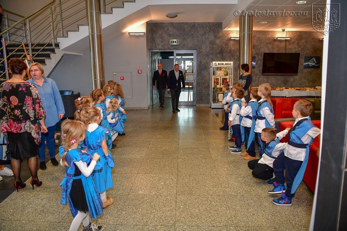 Nauczyciele i dyrektorzy miejskich szkół uhonorowani