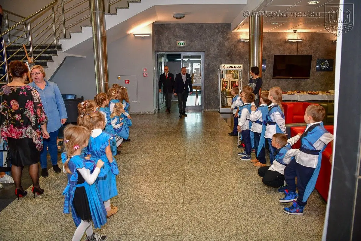 Nauczyciele i dyrektorzy miejskich szkół uhonorowani