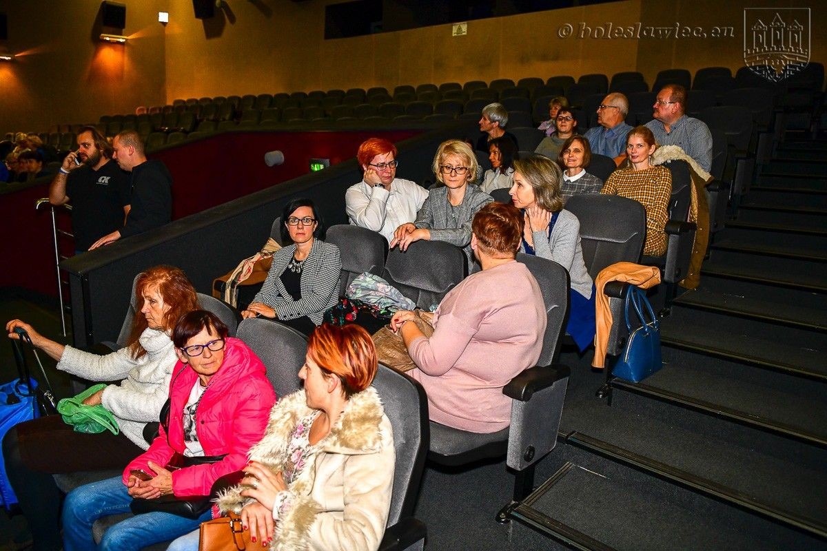 Nauczyciele i dyrektorzy miejskich szkół uhonorowani