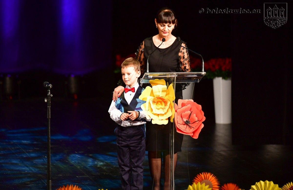 Nauczyciele i dyrektorzy miejskich szkół uhonorowani