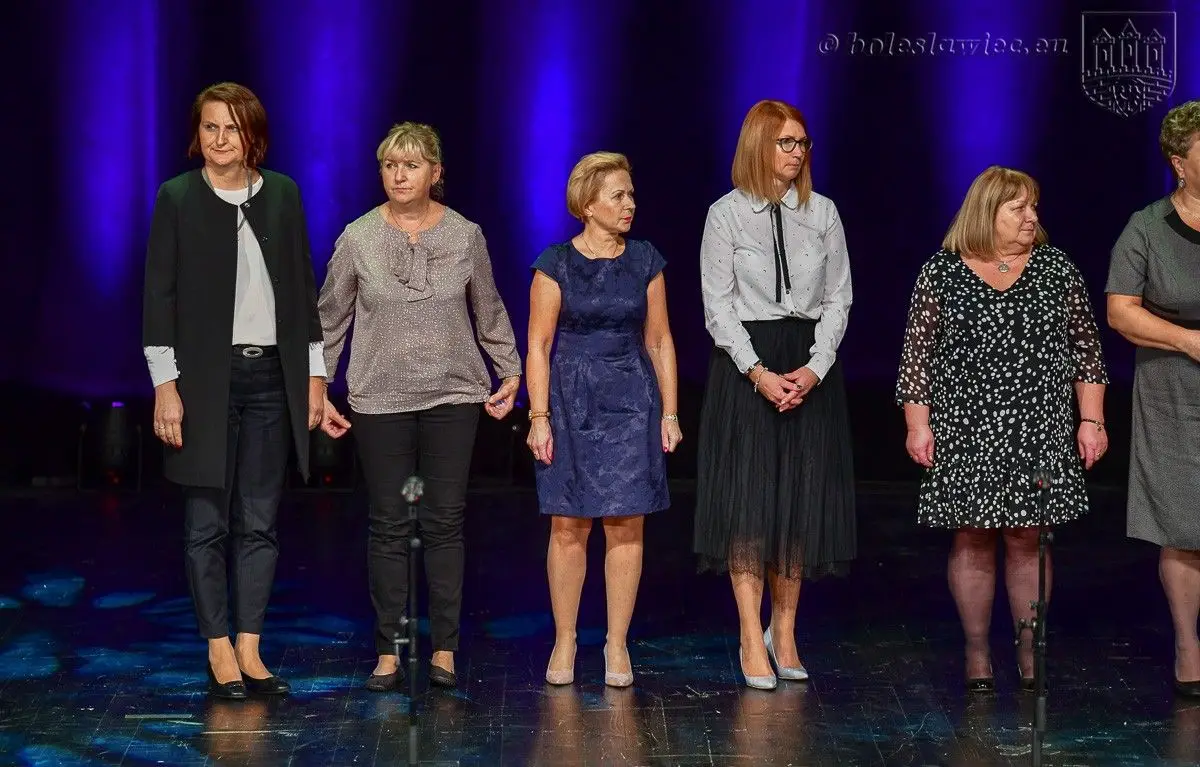 Nauczyciele i dyrektorzy miejskich szkół uhonorowani
