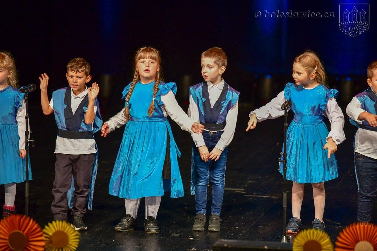 Nauczyciele i dyrektorzy miejskich szkół uhonorowani