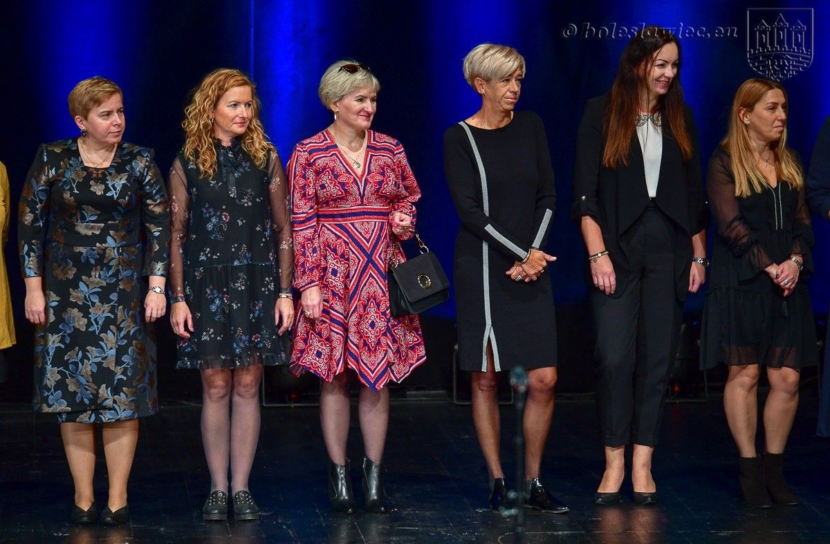 Nauczyciele i dyrektorzy miejskich szkół uhonorowani