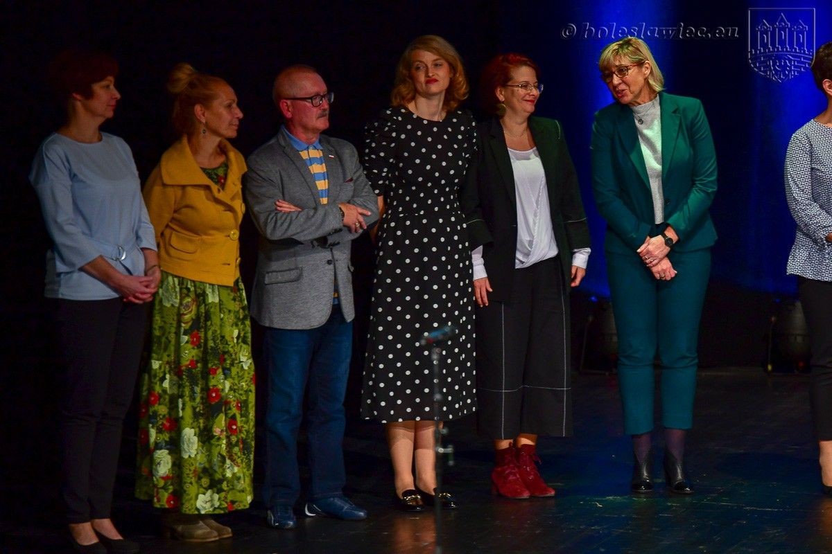 Nauczyciele i dyrektorzy miejskich szkół uhonorowani