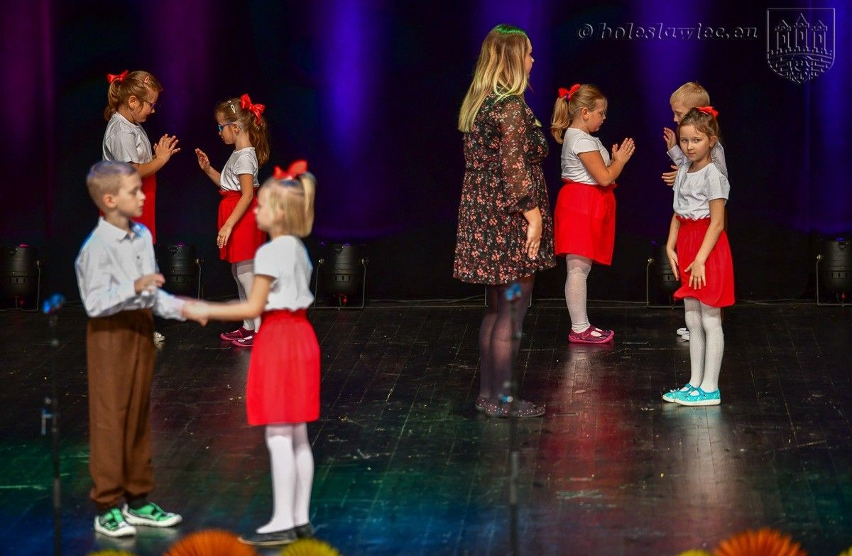 Nauczyciele i dyrektorzy miejskich szkół uhonorowani