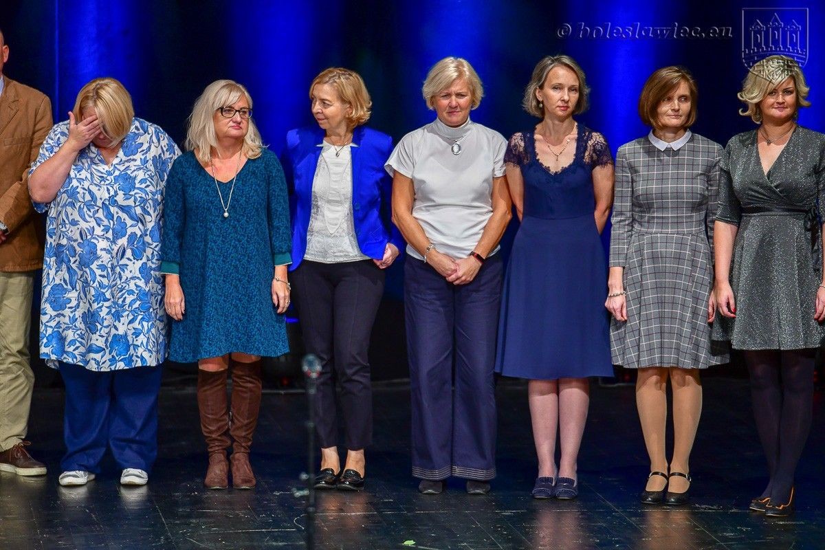 Nauczyciele i dyrektorzy miejskich szkół uhonorowani