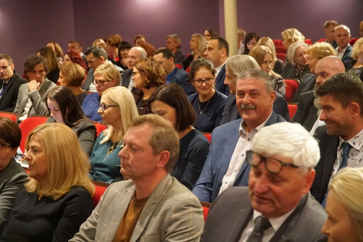 Відзначили вчителів із повітових шкіл