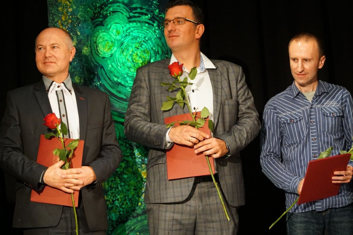 Nauczyciele z powiatowych szkół uhonorowani