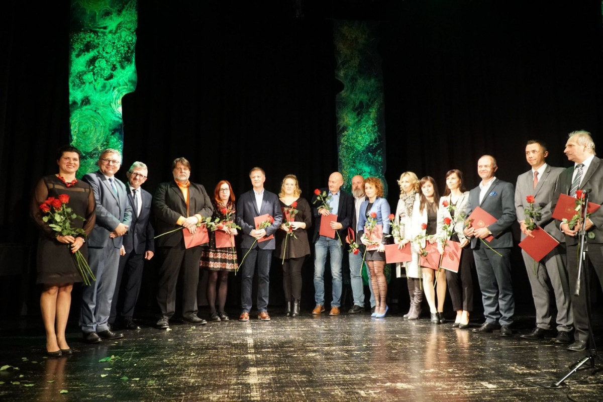 Nauczyciele z powiatowych szkół uhonorowani