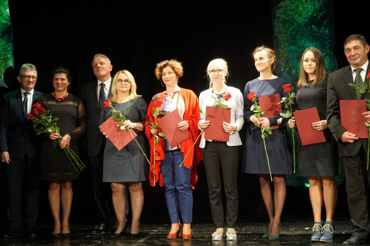 Nauczyciele z powiatowych szkół uhonorowani