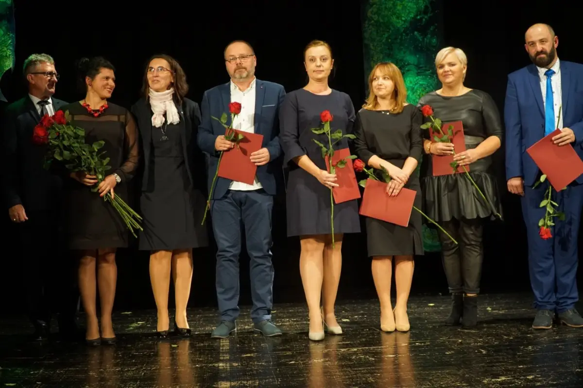 Відзначили вчителів із повітових шкіл
