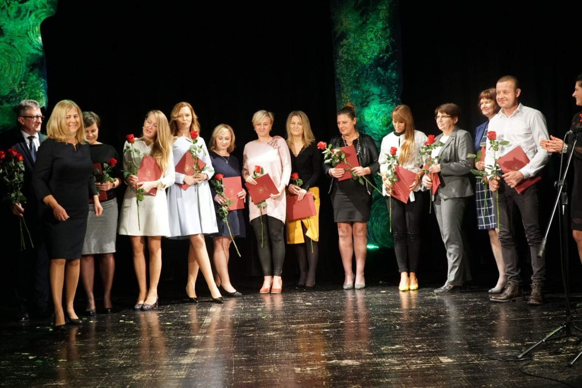 Nauczyciele z powiatowych szkół uhonorowani