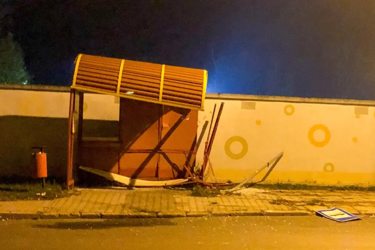 Розтрощена зупинка на вул. Gałczyńskiego в Bolesławiec