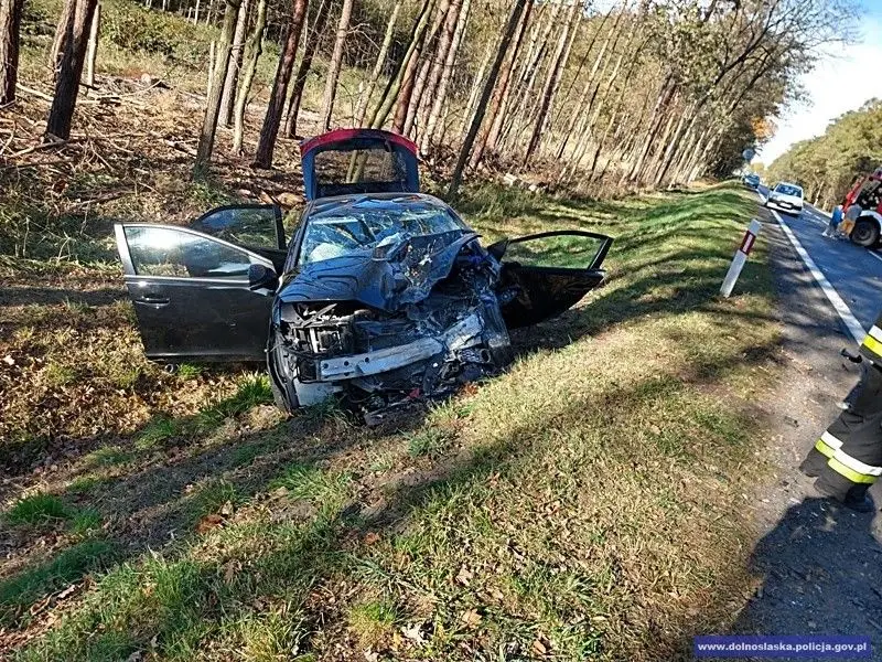 Fatal accident. Head-on collision between two vehicles; Seat driver killed at the scene