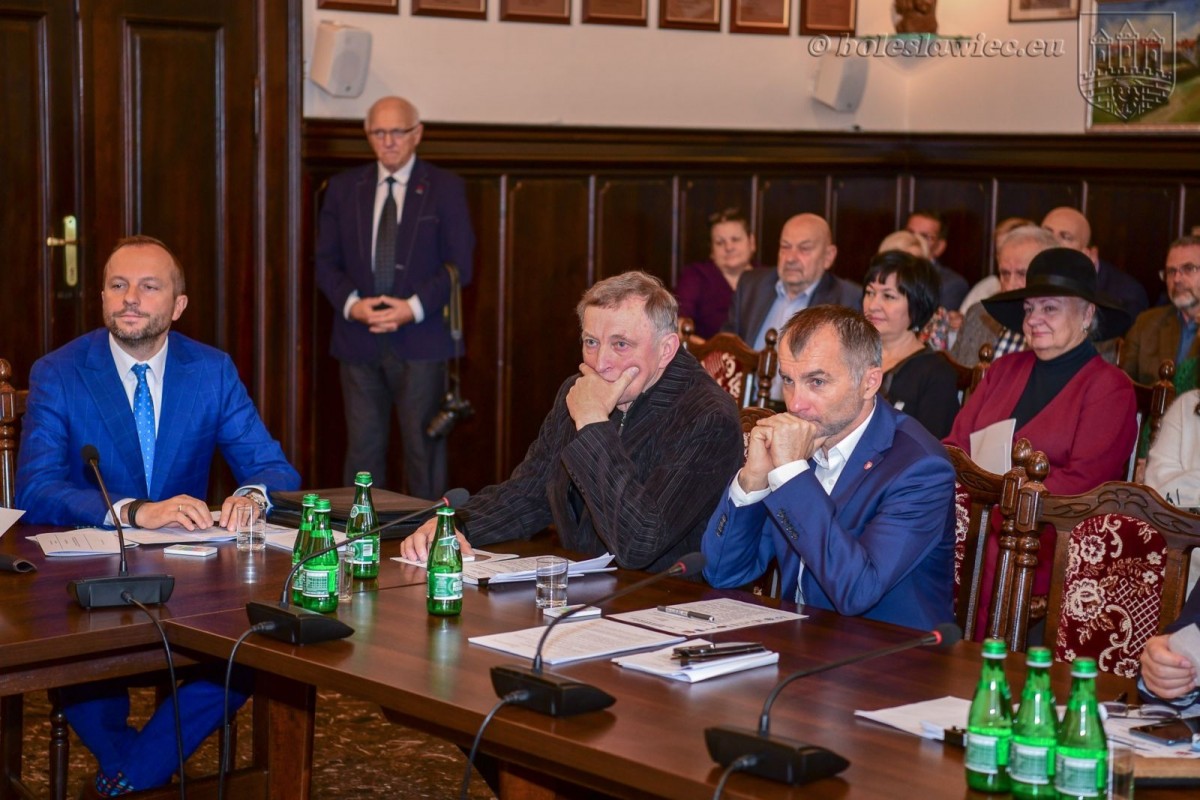 Miasto pożegnało Ewę Lijewską-Małachowską, wieloletnią szefową BOK – MCC, i Joannę Sawicką, komendantkę Hufca im. Szarych Szeregów