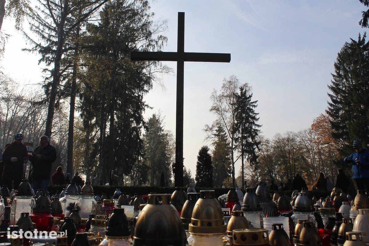 Tłumy na bolesławieckim cmentarzu