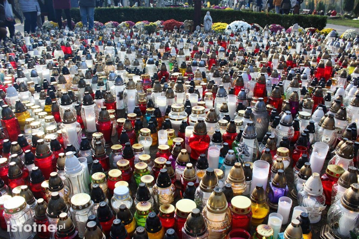 Tłumy na bolesławieckim cmentarzu