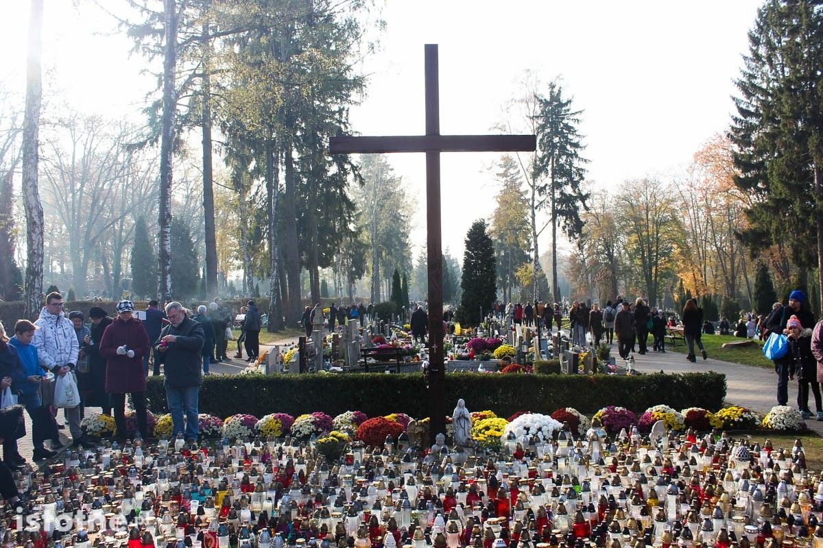 Tłumy na bolesławieckim cmentarzu