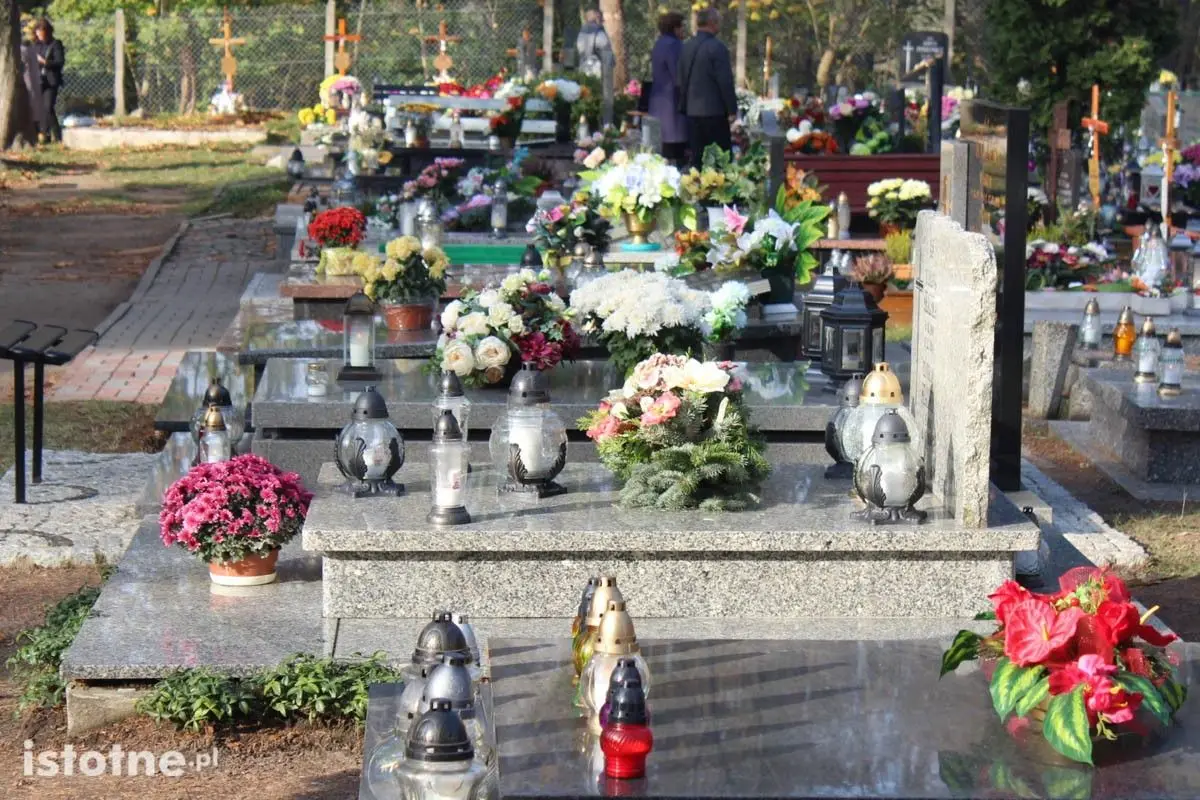 Tłumy na bolesławieckim cmentarzu