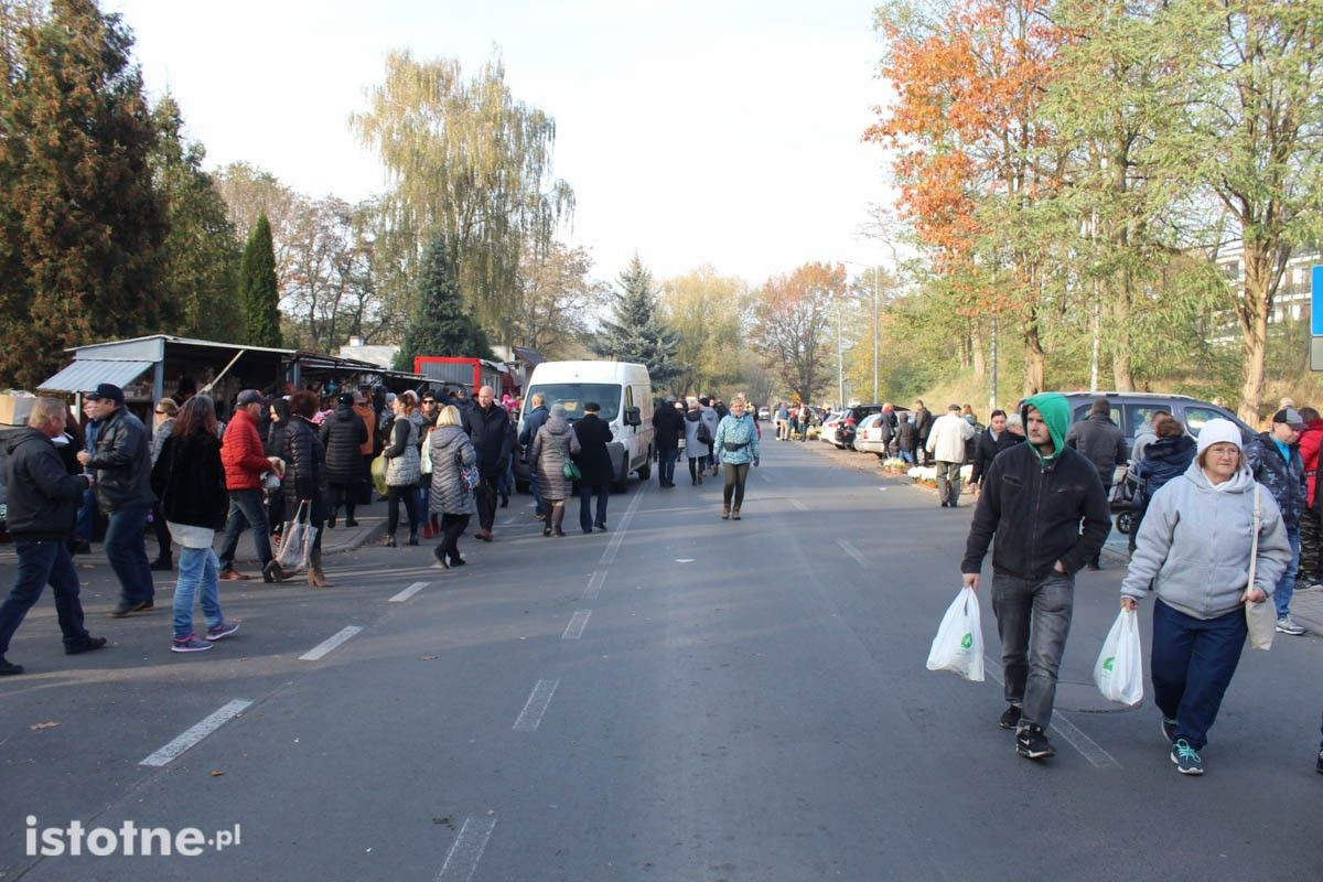 Tłumy na bolesławieckim cmentarzu
