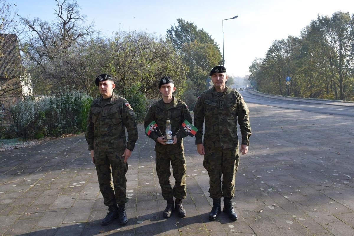 Pamiętają o zmarłych kolegach i żołnierzach poległych na wojnie