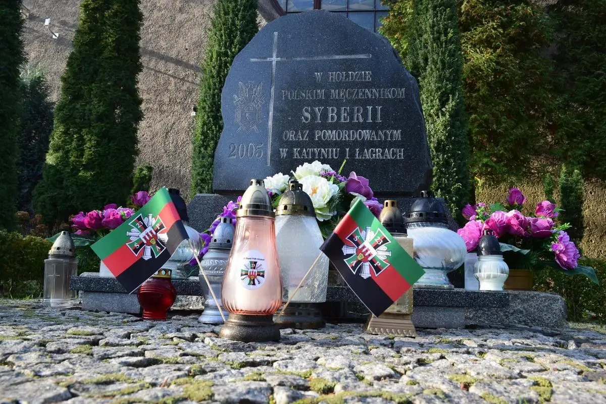Pamiętają o zmarłych kolegach i żołnierzach poległych na wojnie
