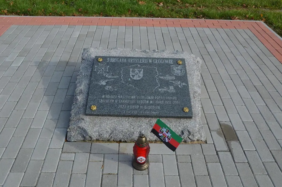 Pamiętają o zmarłych kolegach i żołnierzach poległych na wojnie