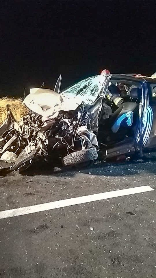 Wypadek przed Kraśnikiem, trzy osoby ranne. 31-latek zabrany śmigłowcem do szpitala